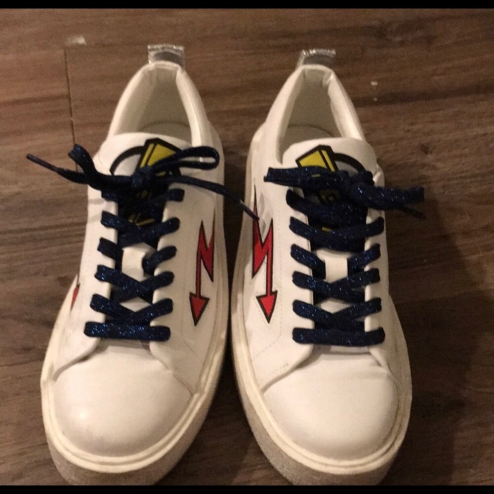 Arrow design Zara sneakers